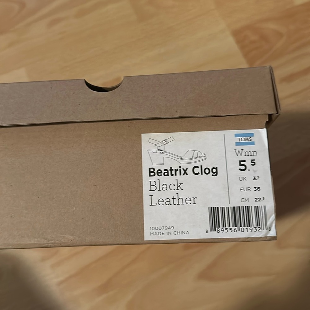 TOMS Black Beatrix Clog Sandals - Picture 8 of 8